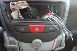 Leve vitre electrique avant droit TOYOTA AYGO 1