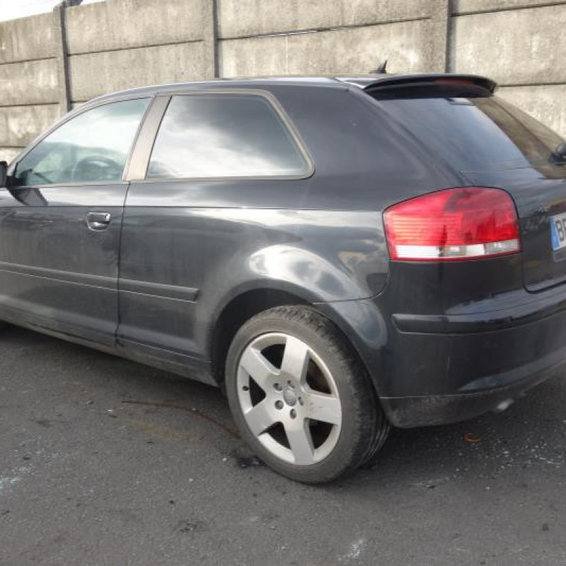 Pretensionneur de ceinture avant gauche AUDI A3 2 Photo n°7