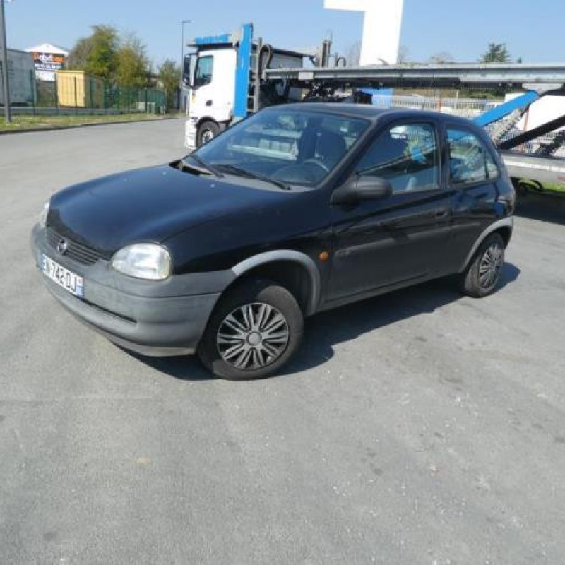 Porte avant gauche OPEL CORSA B Photo n°4