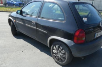 Porte avant gauche OPEL CORSA B