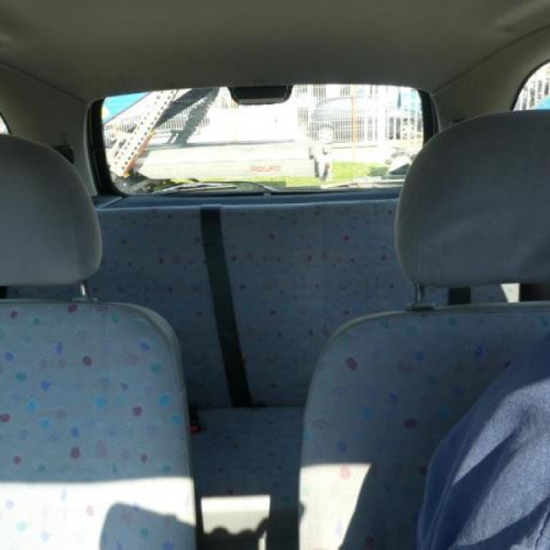Porte avant gauche OPEL CORSA B Photo n°12