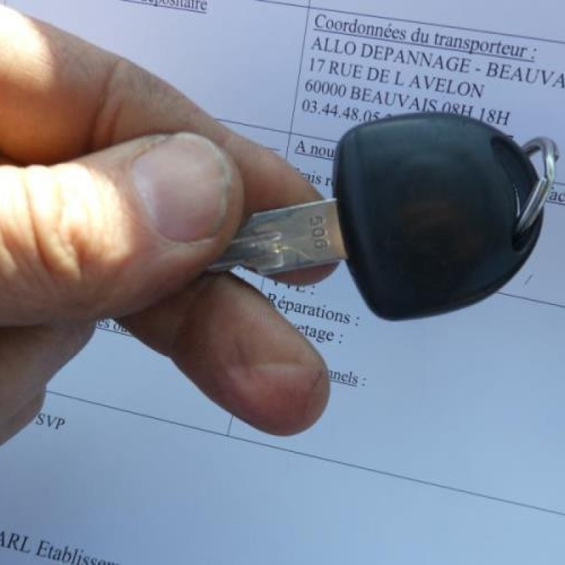 Porte avant gauche OPEL CORSA B Photo n°13