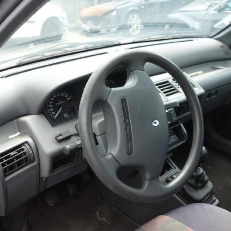 Compteur RENAULT CLIO 1 Photo n°8
