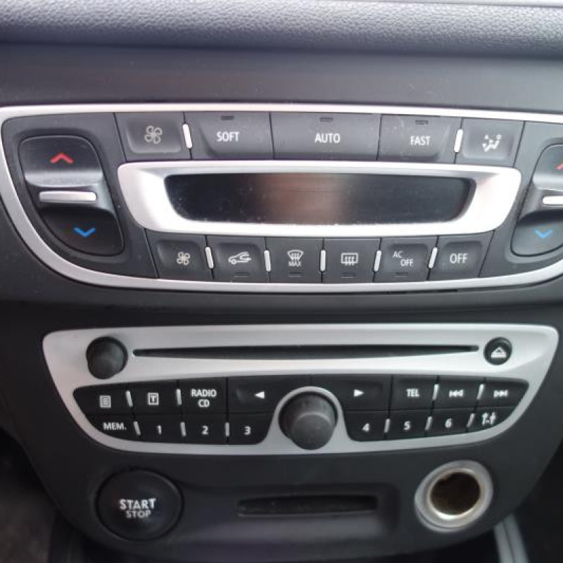 Compteur RENAULT MEGANE 3 Photo n°9