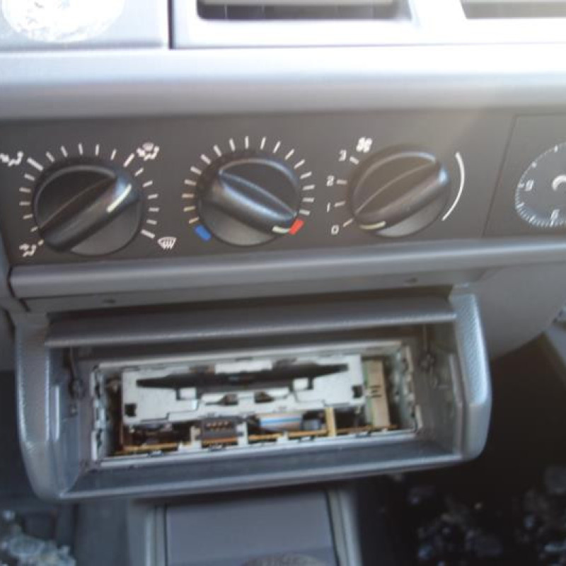 Bras essuie glace avant gauche RENAULT CLIO 1 Photo n°9