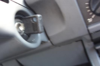 Bras essuie glace avant gauche RENAULT CLIO 1