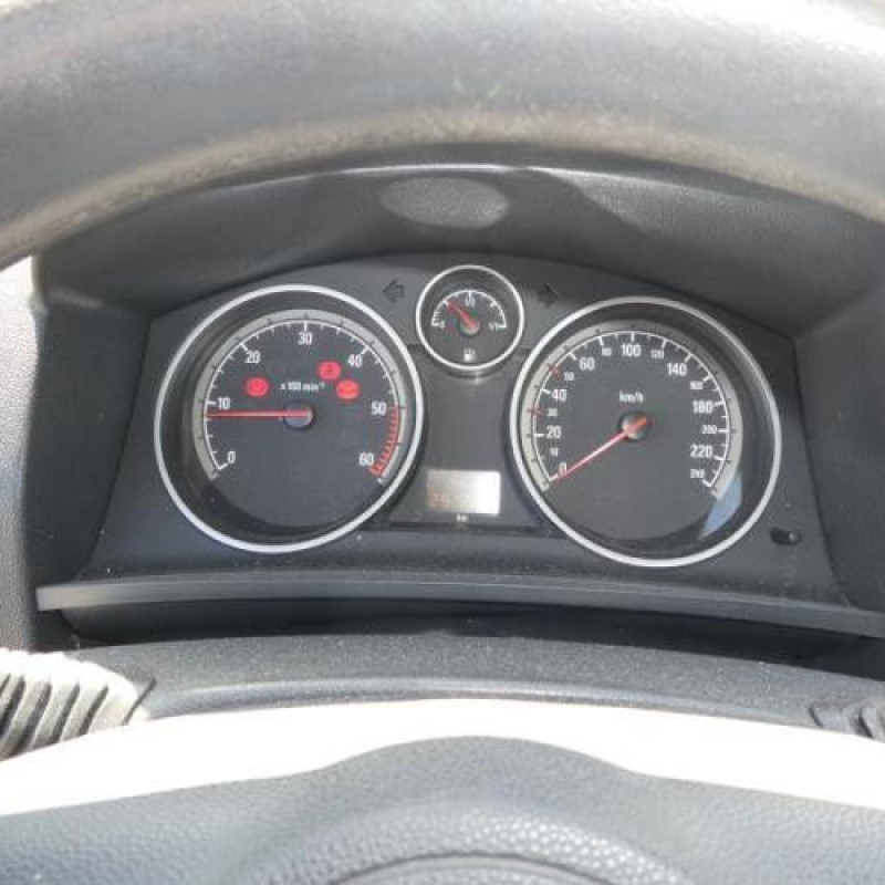 Compteur OPEL ZAFIRA B Photo n°8