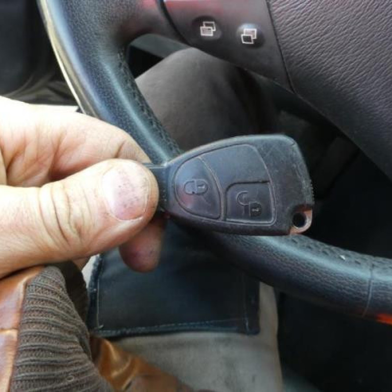 Air bag conducteur MERCEDES CLASSE C 203 COUPE SPORT Photo n°10