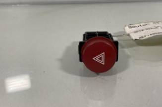 Bouton de warning HYUNDAI GETZ Photo n°1