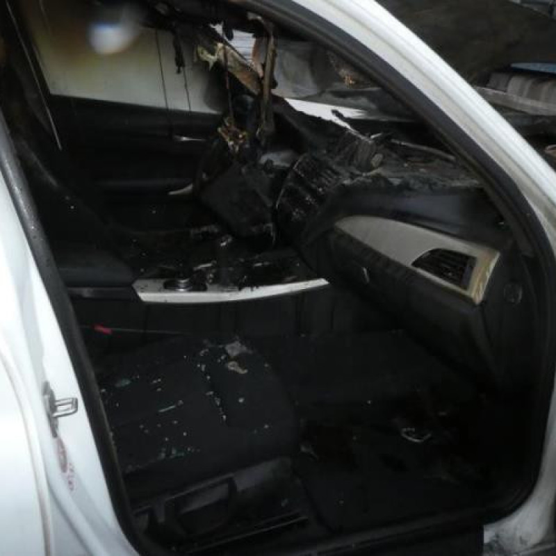 Moteur essuie glace arriere BMW SERIE 1 F20 Photo n°8
