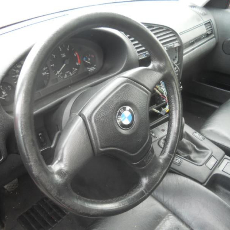 Malle/Hayon arriere BMW SERIE 3 E36 Photo n°8