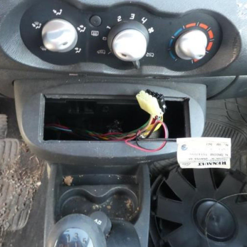 Air bag conducteur RENAULT TWINGO 2 Photo n°6