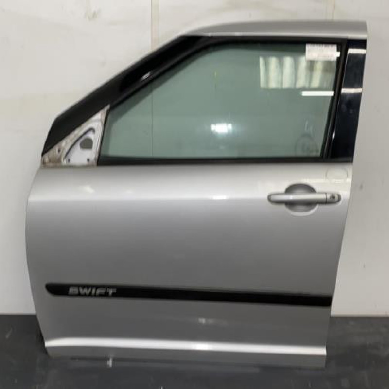 Porte avant gauche SUZUKI SWIFT 3 Photo n°1