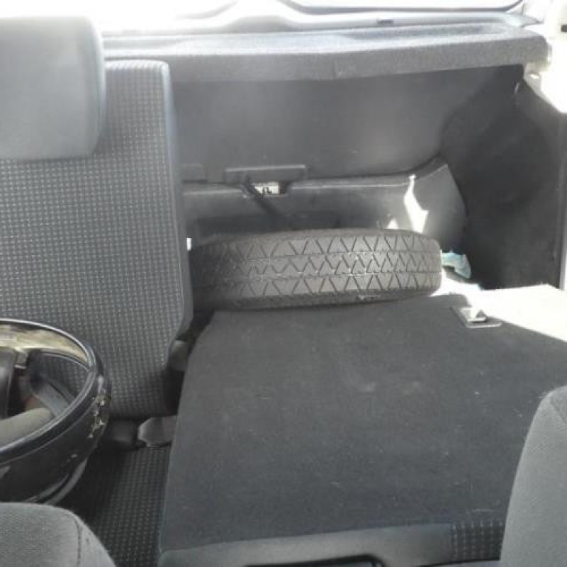 Porte avant gauche SUZUKI SWIFT 3 Photo n°8