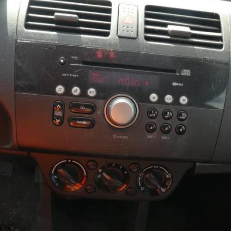 Porte avant gauche SUZUKI SWIFT 3 Photo n°11