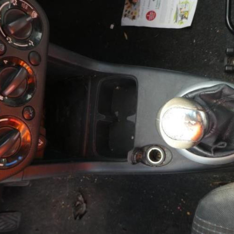 Porte avant gauche SUZUKI SWIFT 3 Photo n°12