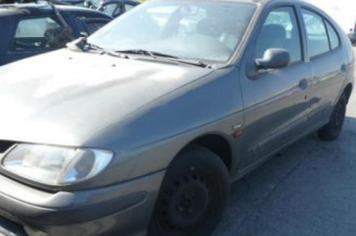 Serrure arriere droit RENAULT MEGANE 1