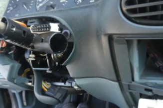 Serrure arriere droit RENAULT MEGANE 1