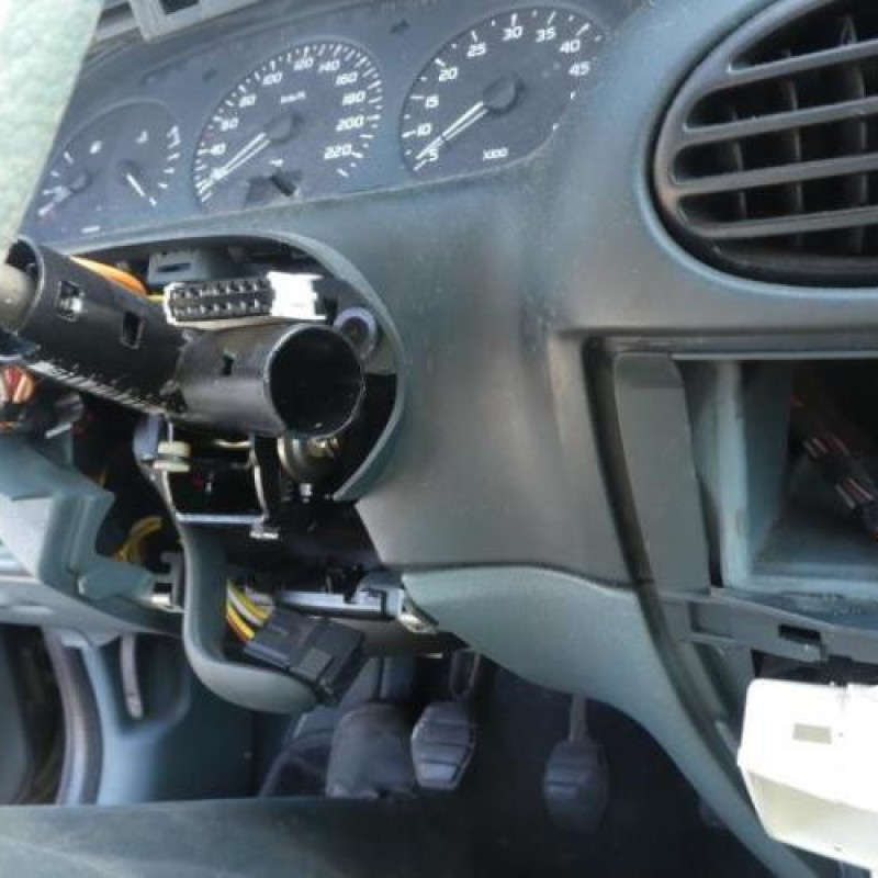 Serrure arriere droit RENAULT MEGANE 1 Photo n°13