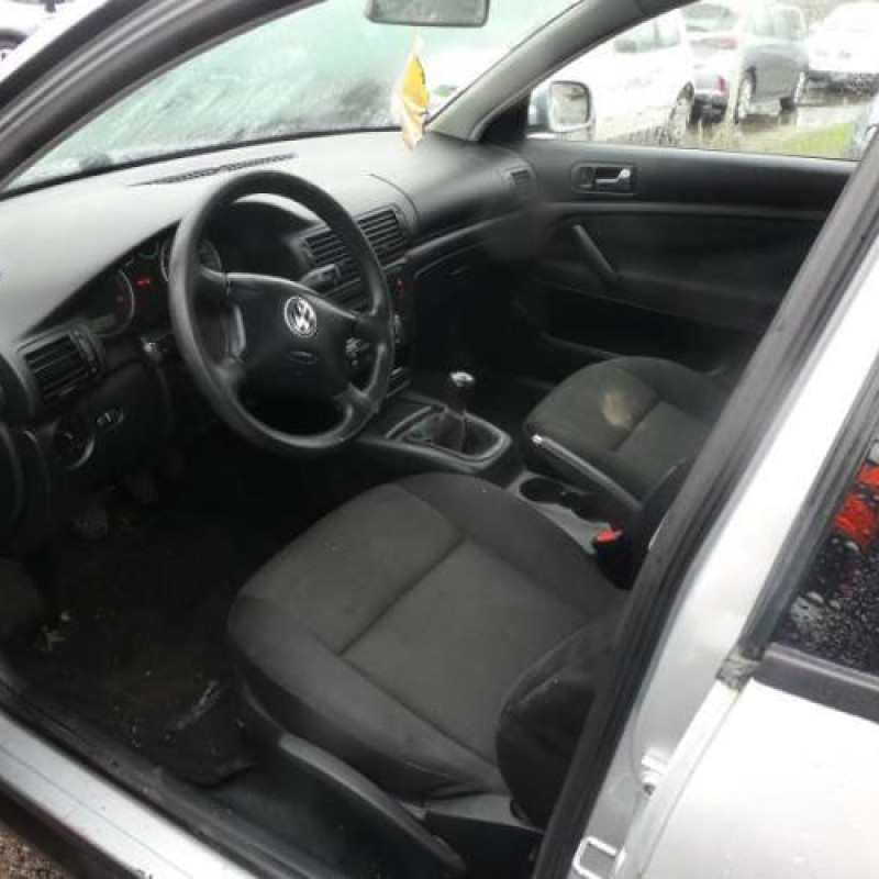 Pretensionneur de ceinture arriere gauche VOLKSWAGEN PASSAT 4 Photo n°9