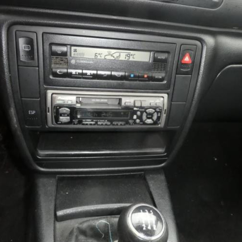 Pretensionneur de ceinture arriere gauche VOLKSWAGEN PASSAT 4 Photo n°11