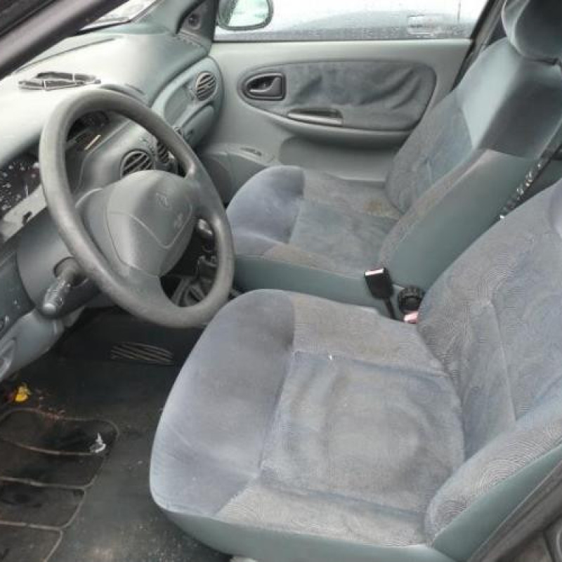 Air bag conducteur RENAULT MEGANE 1 Photo n°5