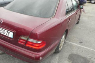 Porte arriere droit MERCEDES CLASSE E 210