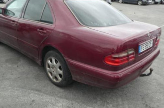 Porte arriere droit MERCEDES CLASSE E 210