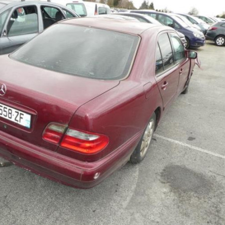 Vitre avant gauche MERCEDES CLASSE E 210