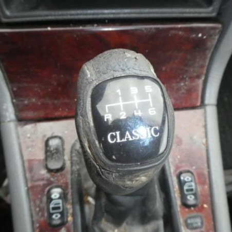 Vitre avant gauche MERCEDES CLASSE E 210