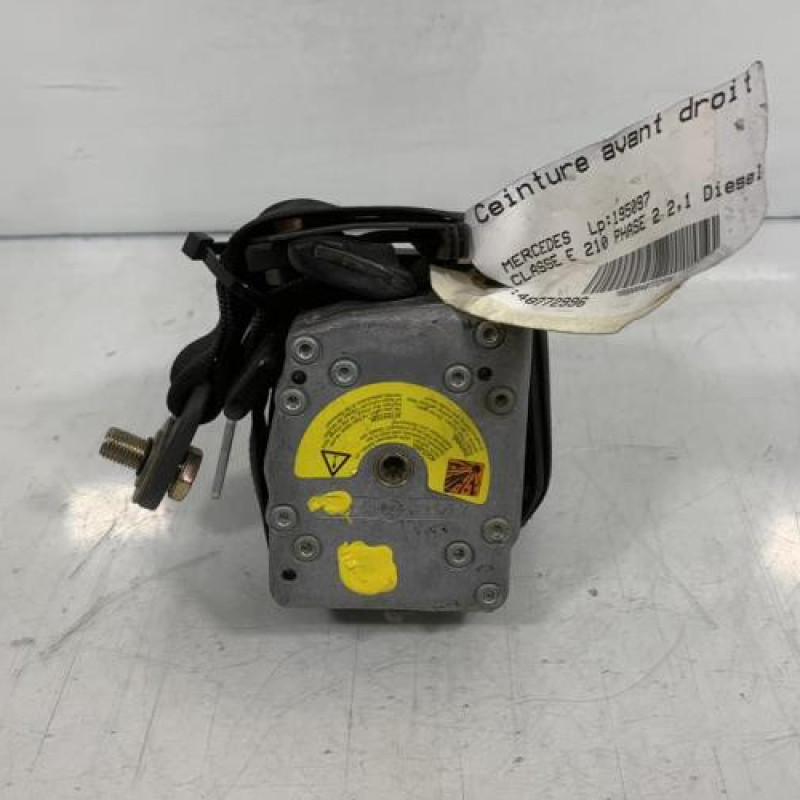Pretensionneur de ceinture avant droit MERCEDES CLASSE E 210 Photo n°1