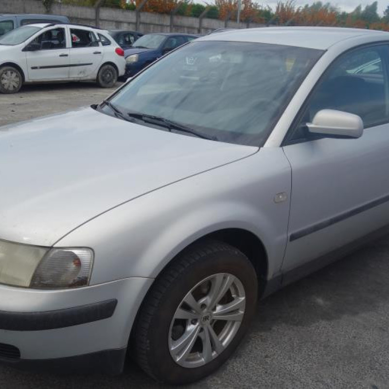 Porte arriere gauche VOLKSWAGEN PASSAT 4 Photo n°4