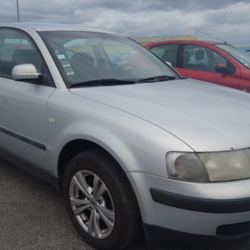 Porte arriere gauche VOLKSWAGEN PASSAT 4 Photo n°5