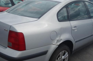 Porte arriere gauche VOLKSWAGEN PASSAT 4