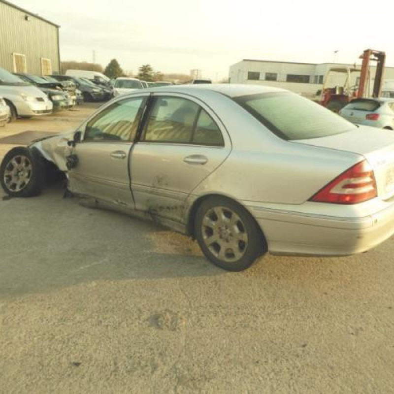 Porte avant droit MERCEDES CLASSE C 203 Photo n°8