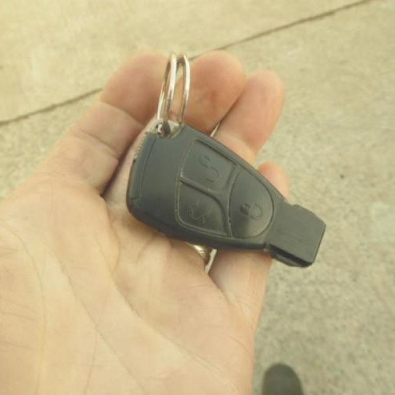 Porte avant droit MERCEDES CLASSE C 203 Photo n°16