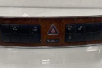 Bouton de warning MERCEDES CLASSE C 203 Photo n°1