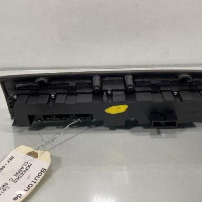 Bouton de warning MERCEDES CLASSE C 203 Photo n°2