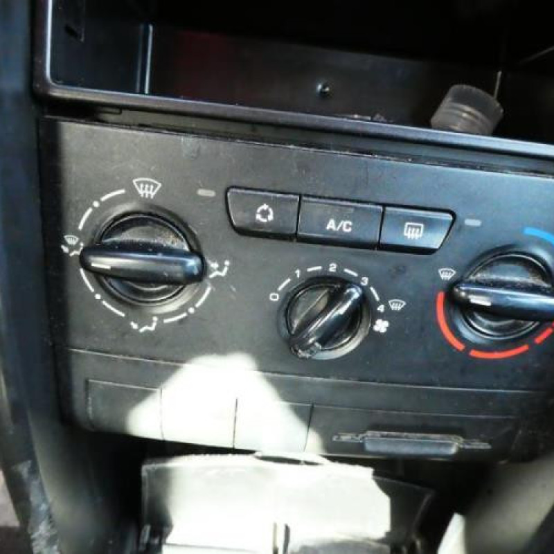 Moteur essuie glace arriere PEUGEOT 207 Photo n°8