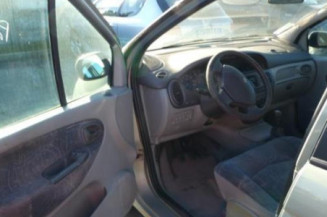 Leve vitre electrique avant droit RENAULT SCENIC 1