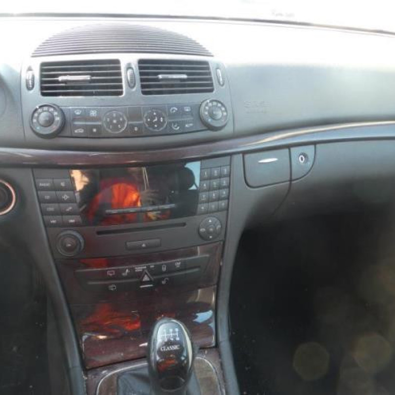 Pretensionneur de ceinture arriere gauche MERCEDES CLASSE E 211 Photo n°11