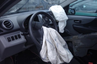 Serrure avant droit SUZUKI ALTO 3