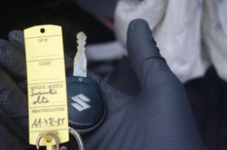 Serrure avant droit SUZUKI ALTO 3