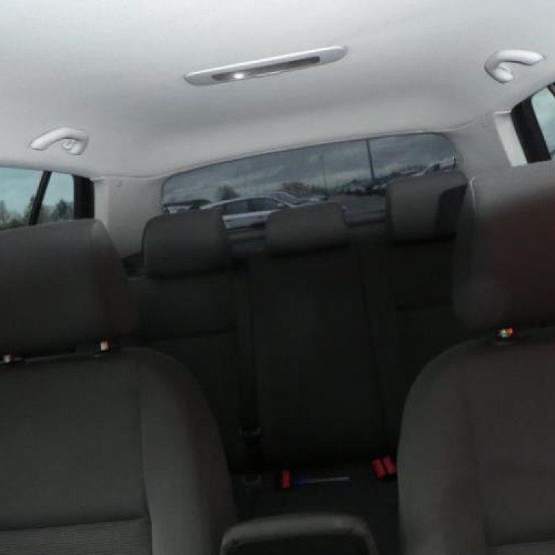 Renfort pare choc avant (traverse) VOLKSWAGEN GOLF 5 Photo n°8