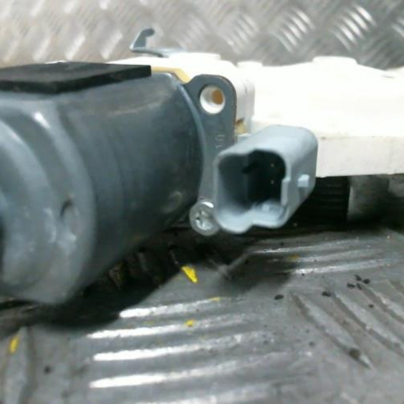 Leve vitre electrique avant droit NISSAN MICRA 3 Photo n°2