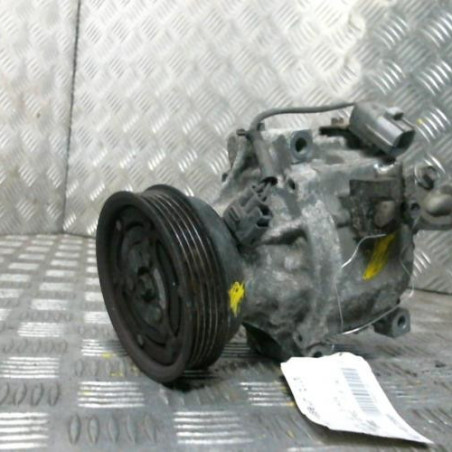 Compresseur clim TOYOTA COROLLA VERSO 1 Photo n°1
