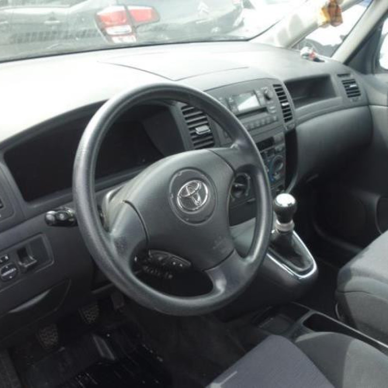 Compresseur clim TOYOTA COROLLA VERSO 1 Photo n°9