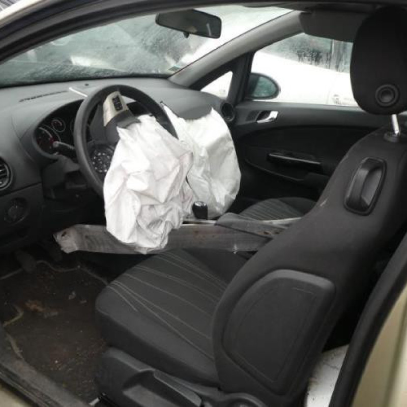 Compresseur clim OPEL CORSA D Photo n°8