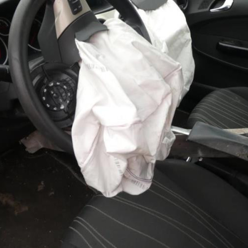 Compresseur clim OPEL CORSA D Photo n°13