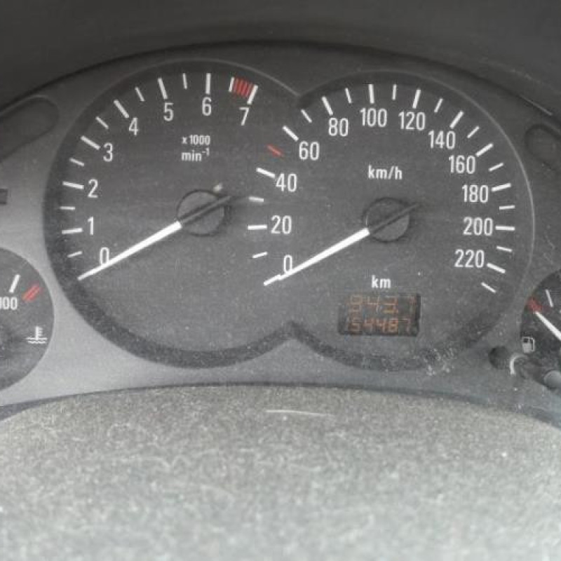 Porte avant gauche OPEL CORSA C Photo n°10